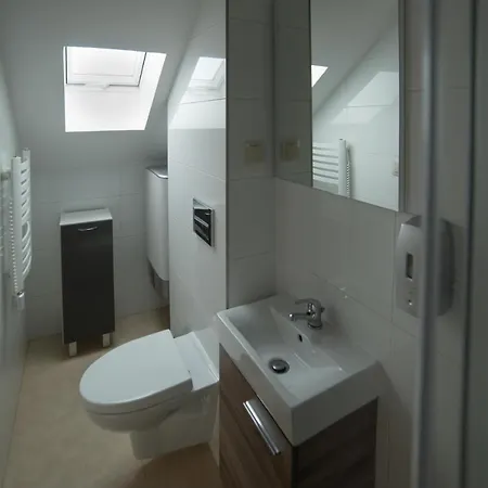 Koralowa 16 - Basen Podgrzewany, Klimatyzacja Gasthof 3*