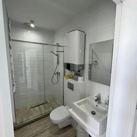 Koralowa 16 - Basen Podgrzewany, Klimatyzacja Gasthof