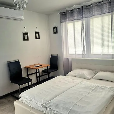 Koralowa 16 - Basen Podgrzewany, Klimatyzacja Gasthof